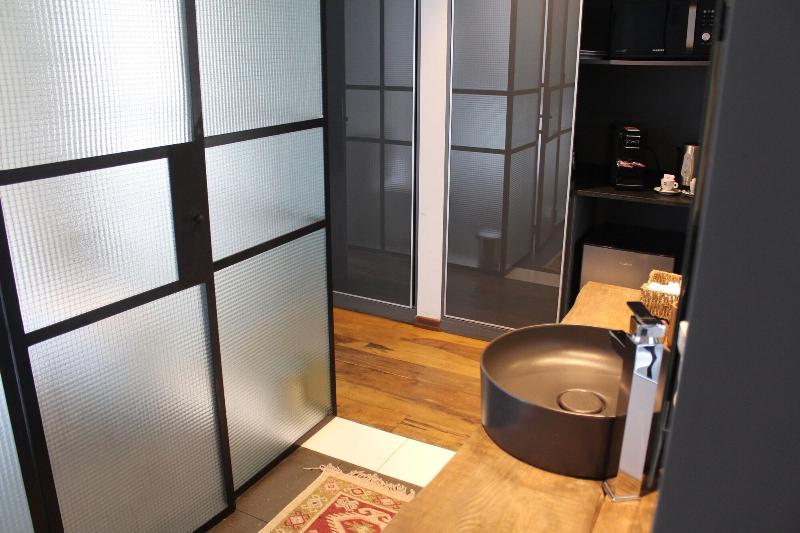 Be House Suites Spa image
