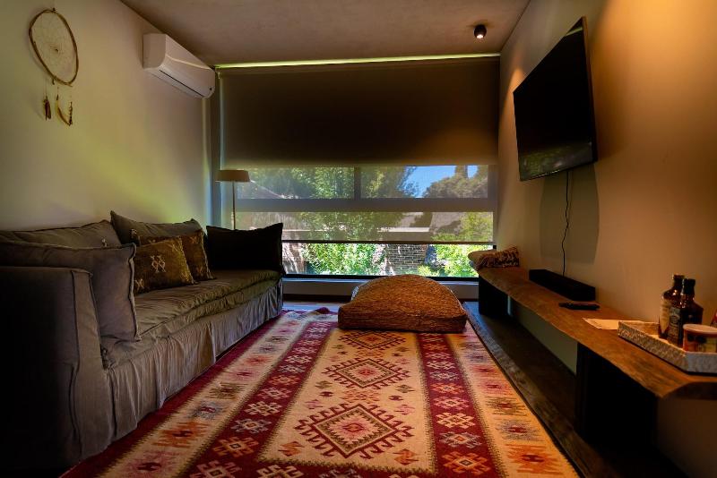 Be House Suites Spa image