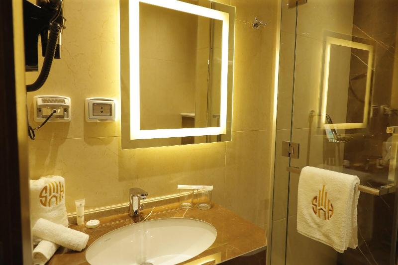 Soho Midtown Hotel image