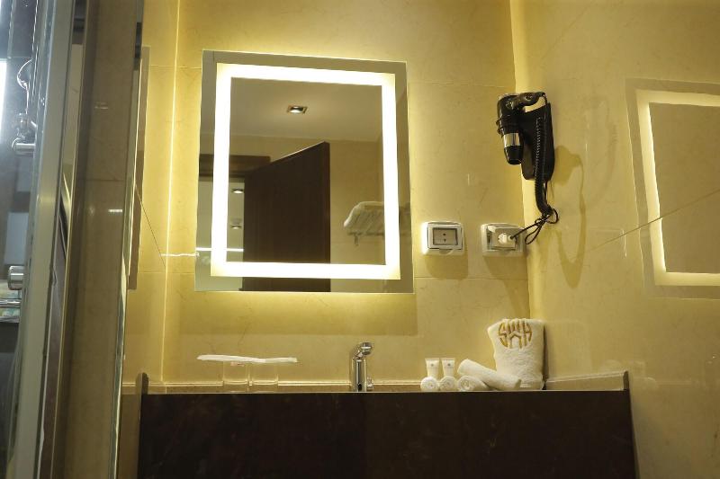 Soho Midtown Hotel image