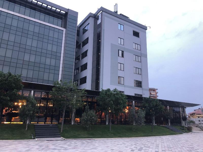 Riverside Rooms At Hotel Fieri image