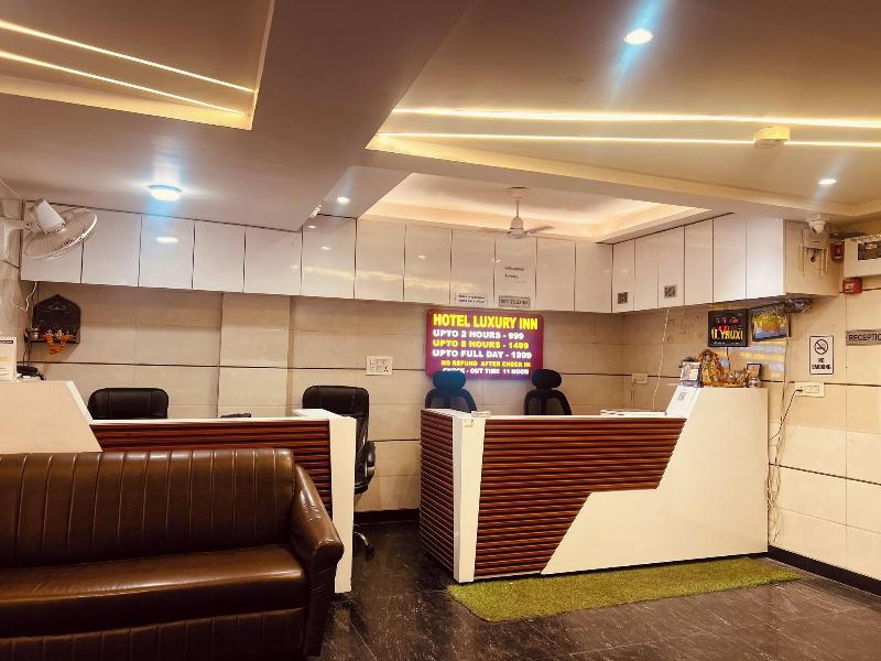 Hotel Luxury Inn image