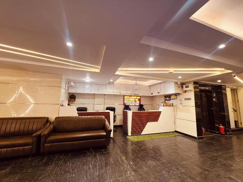 Hotel Luxury Inn image