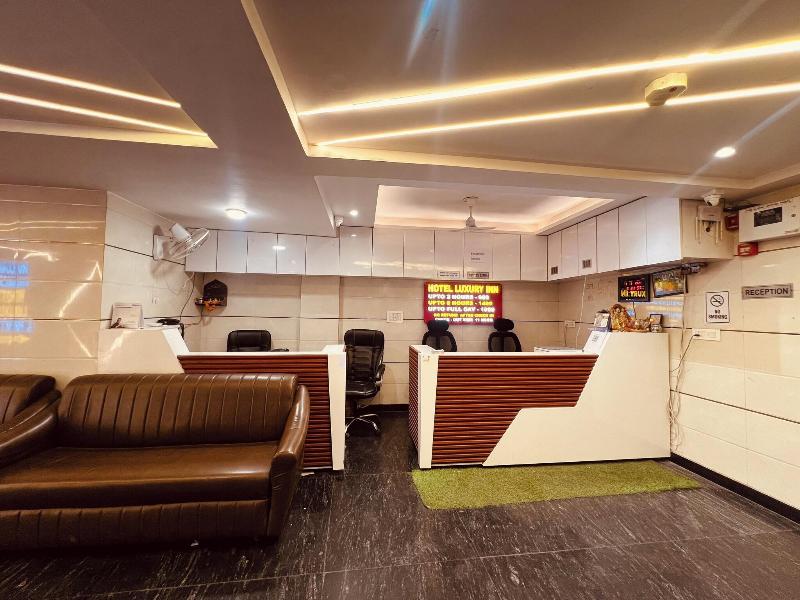 Hotel Luxury Inn image
