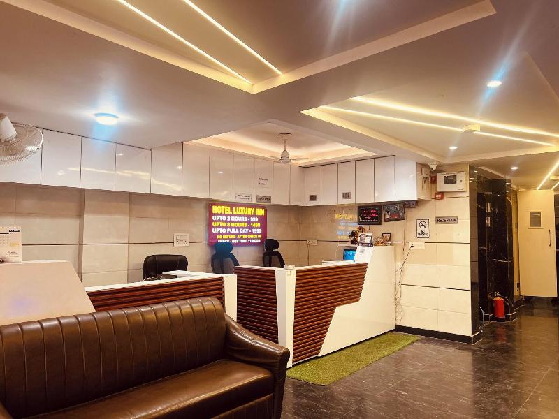 Hotel Luxury Inn image