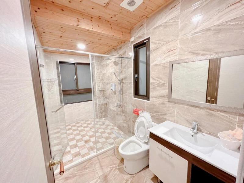 Kuan Pin Ju Station Elevator Hostel image