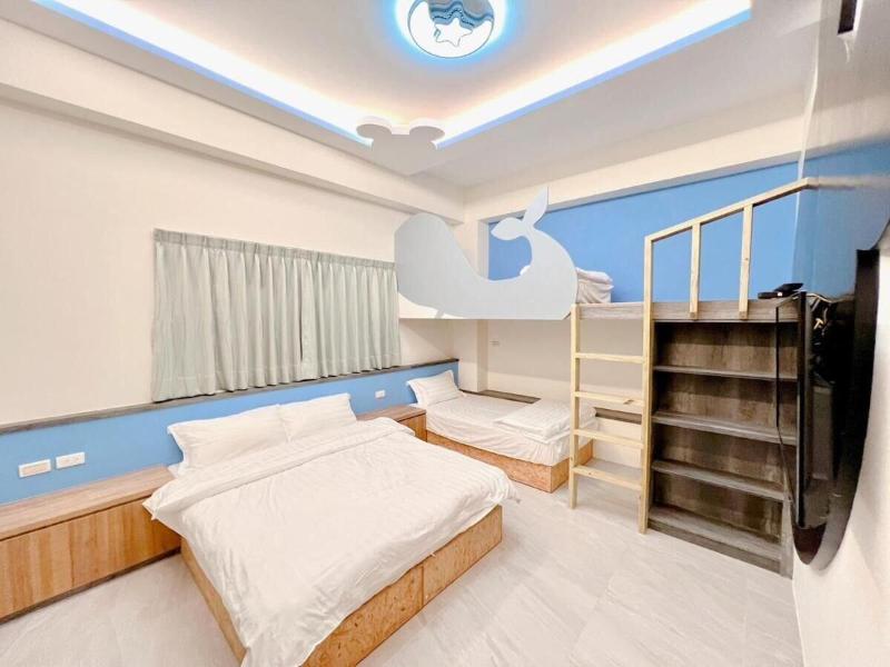 Kuan Pin Ju Station Elevator Hostel image