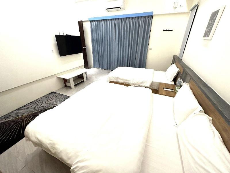 Kuan Pin Ju Station Elevator Hostel image