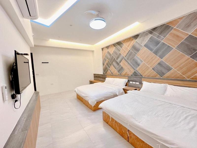 Kuan Pin Ju Station Elevator Hostel image