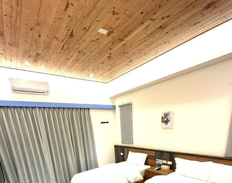 Kuan Pin Ju Station Elevator Hostel image