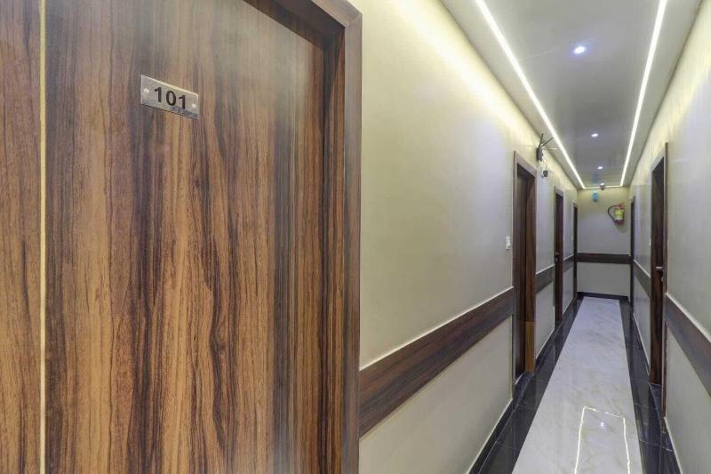 Hotel New Blue Sapphire Residency image