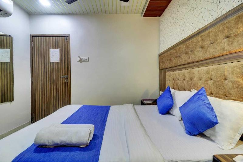 Hotel New Blue Sapphire Residency image