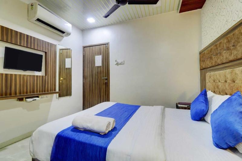 Hotel New Blue Sapphire Residency image