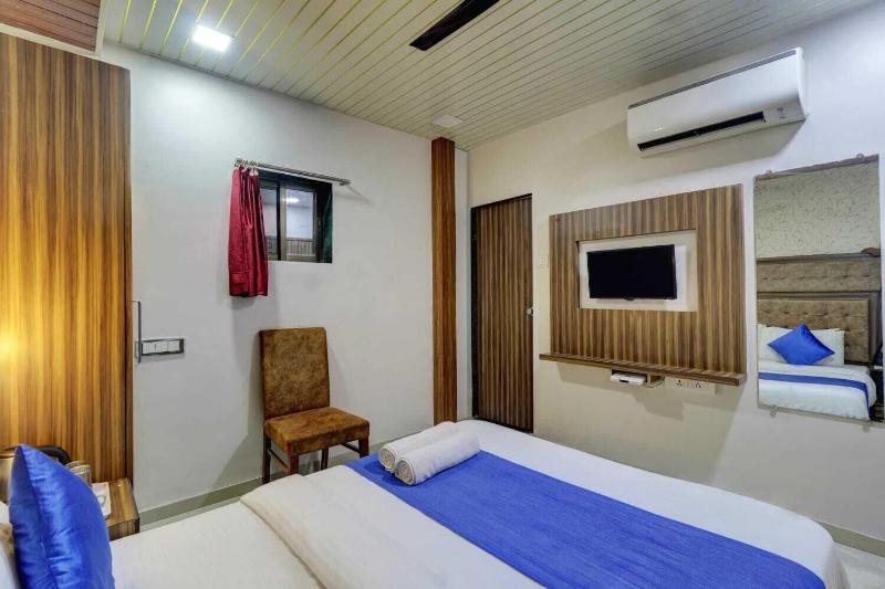 Hotel New Blue Sapphire Residency image