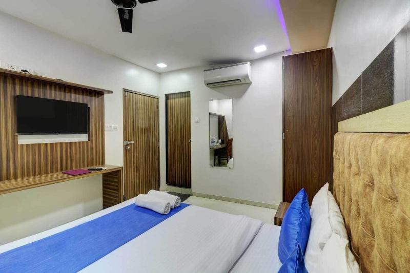 Hotel New Blue Sapphire Residency image