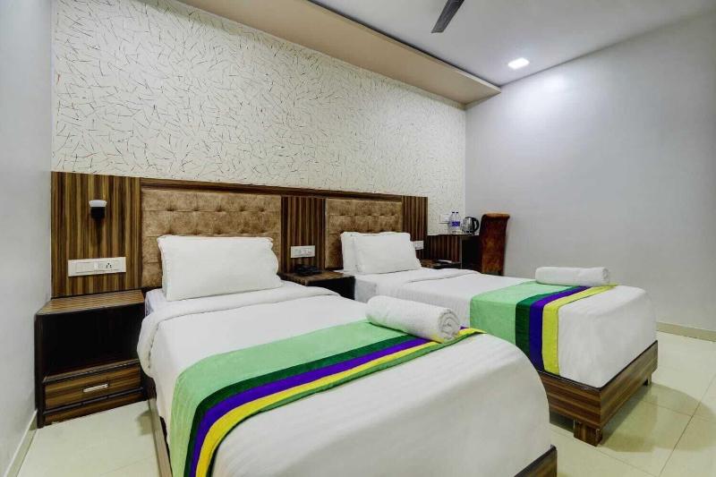 Hotel New Blue Sapphire Residency image