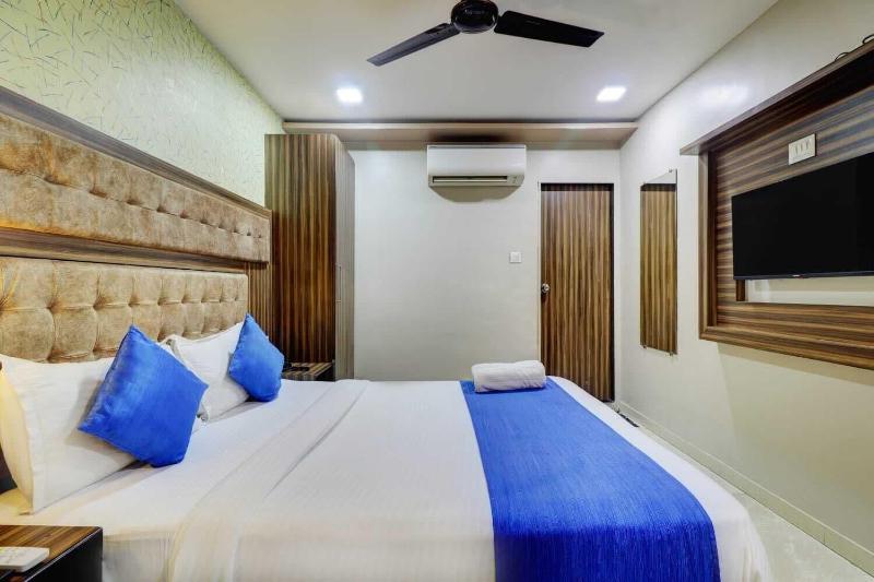 Hotel New Blue Sapphire Residency image