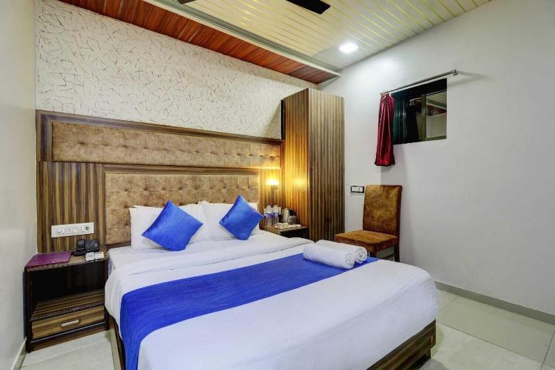 Hotel New Blue Sapphire Residency image
