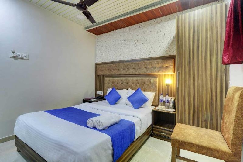 Hotel New Blue Sapphire Residency image
