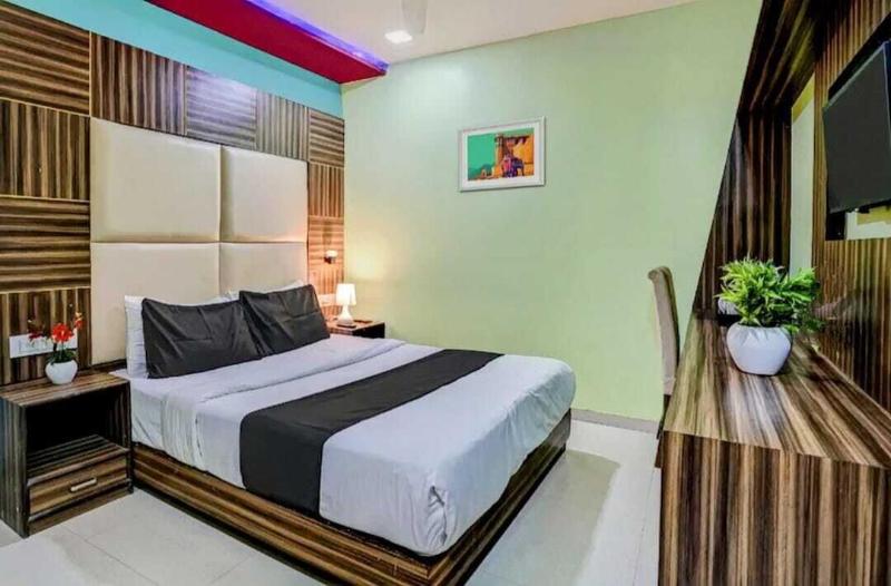 Hotel New Blue Sapphire Residency image