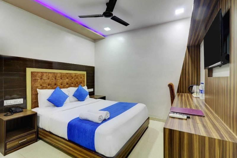 Hotel New Blue Sapphire Residency image