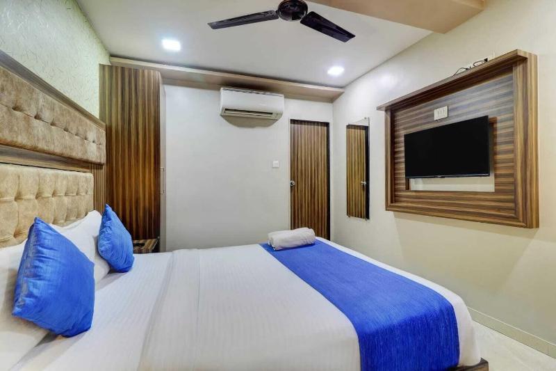 Hotel New Blue Sapphire Residency image