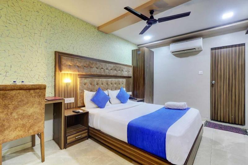 Hotel New Blue Sapphire Residency image