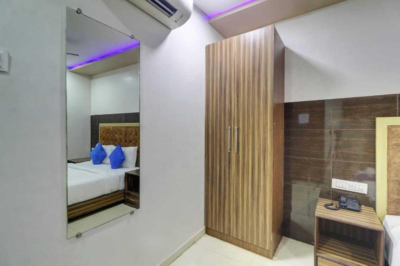 Hotel New Blue Sapphire Residency image