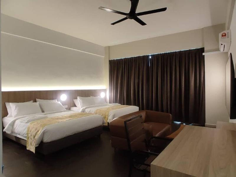 Big Tree Hotel image