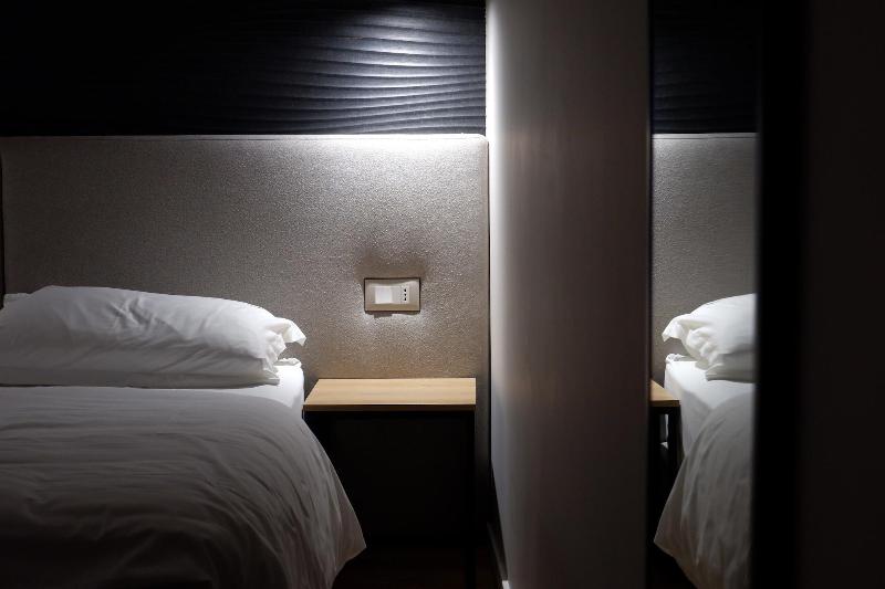 D Rooms City Center Tirana image
