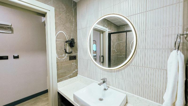 Kaya Home Apart image