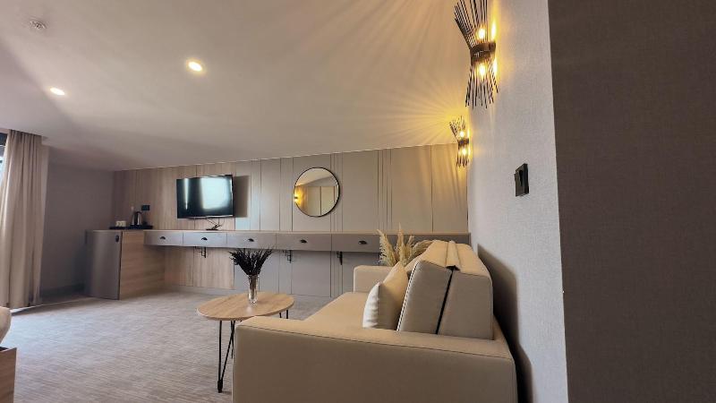 Kaya Home Apart image