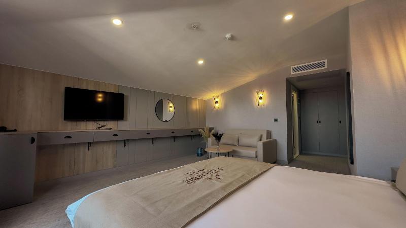 Kaya Home Apart image