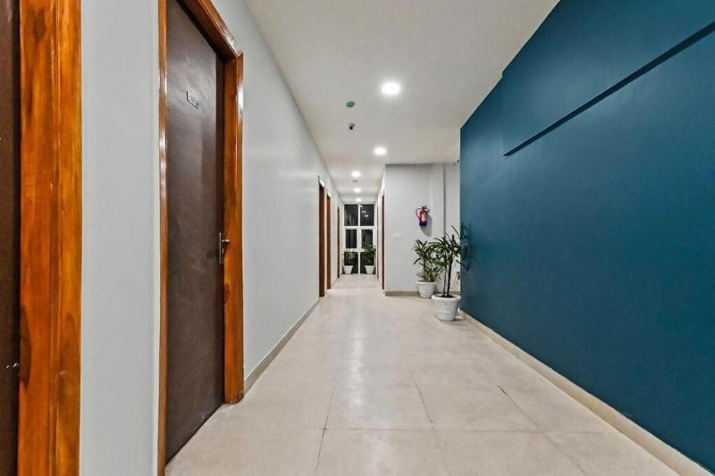 Hotel Silver Saffron Peeragarhi image