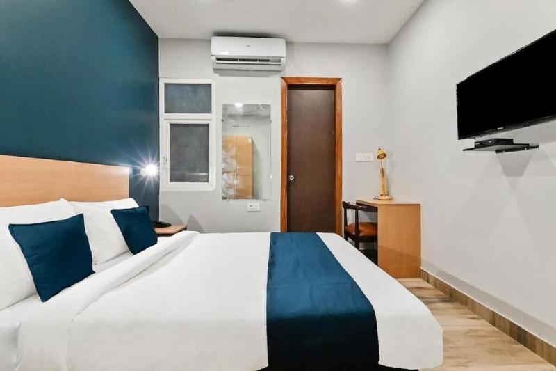 Hotel Silver Saffron Peeragarhi image