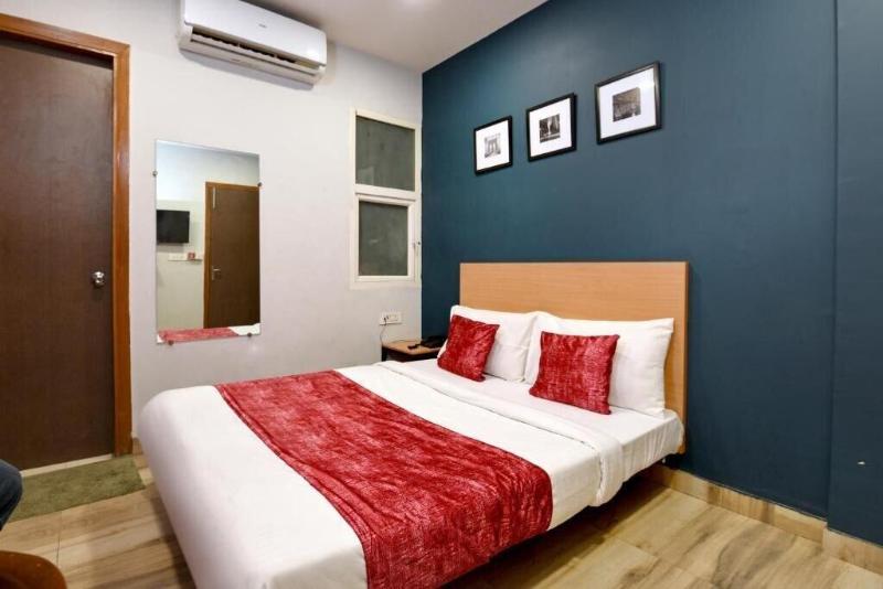 Hotel Silver Saffron Peeragarhi image
