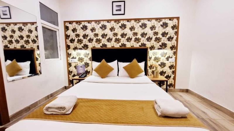 Hotel Silver Saffron Peeragarhi image