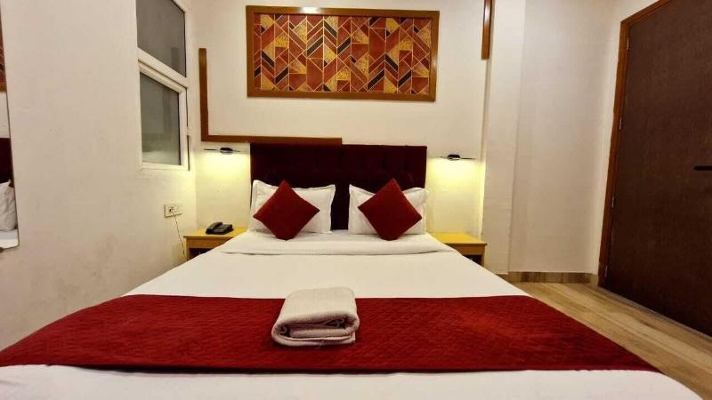 Hotel Silver Saffron Peeragarhi image