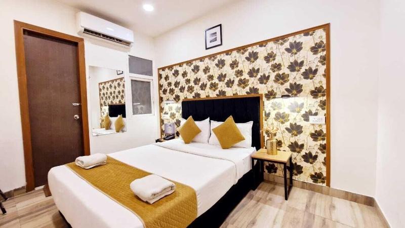 Hotel Silver Saffron Peeragarhi image