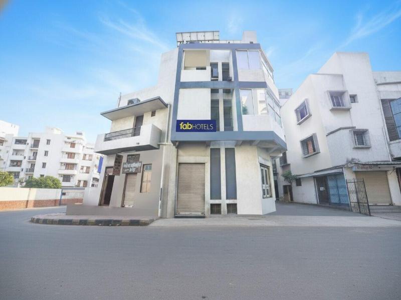 Fabhotel Sk image