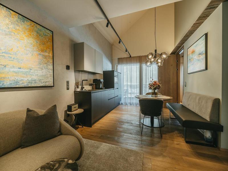 Black Eagle Luxury Appartements image