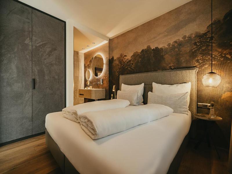 Black Eagle Luxury Appartements image