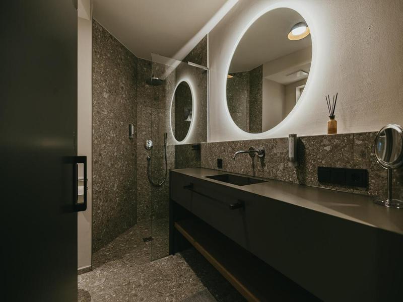 Black Eagle Luxury Appartements image