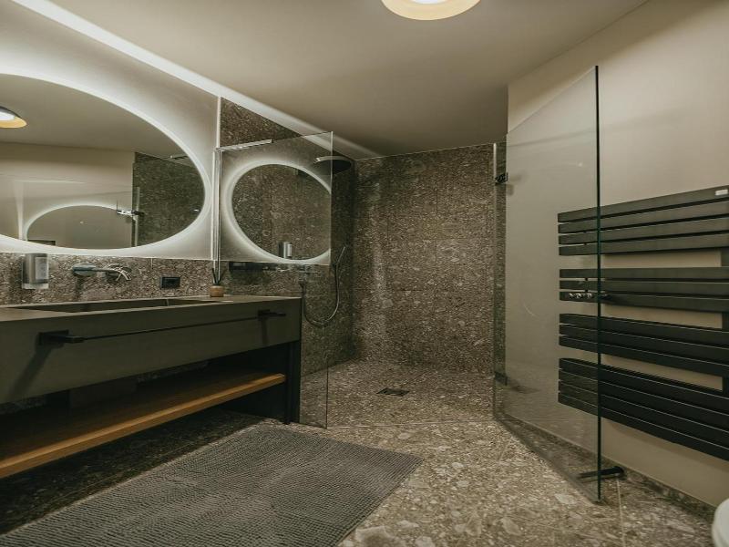 Black Eagle Luxury Appartements image