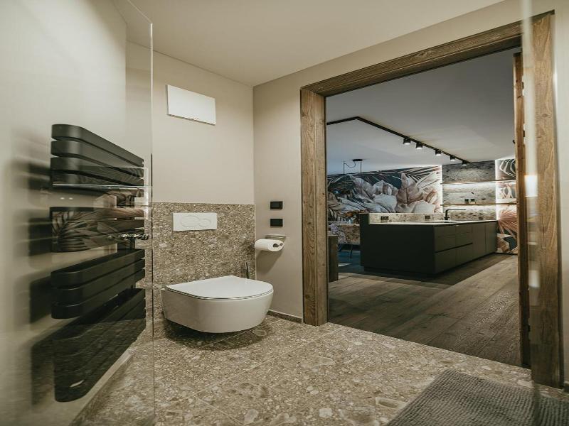 Black Eagle Luxury Appartements image
