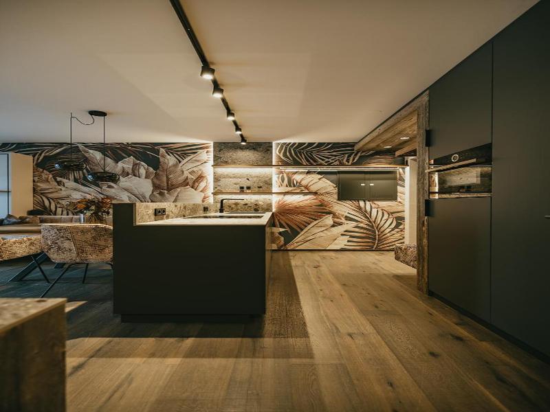 Black Eagle Luxury Appartements image
