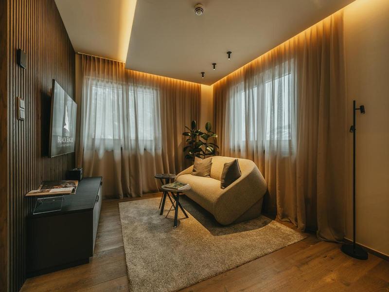 Black Eagle Luxury Appartements image