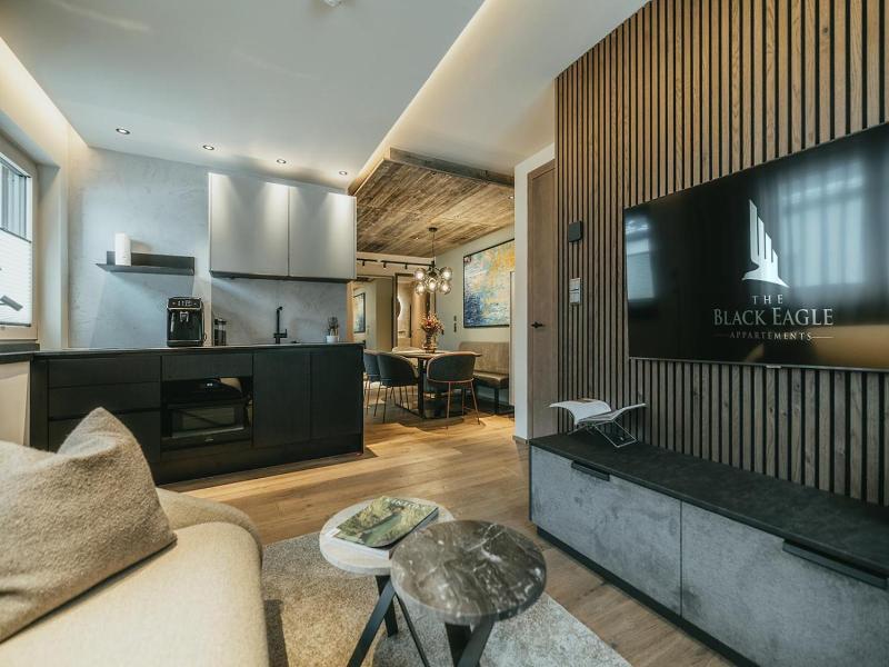 Black Eagle Luxury Appartements image