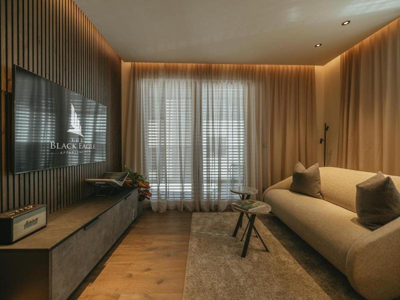 Black Eagle Luxury Appartements image