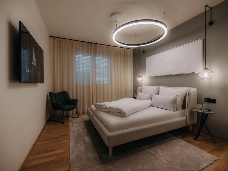 Black Eagle Luxury Appartements image